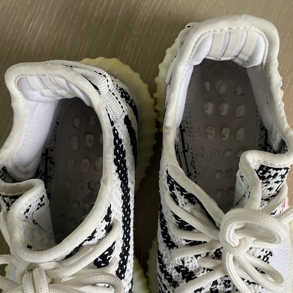 Authentic Yeezy - Picture 6 of 6